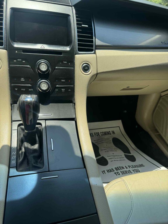 2013 Ford Taurus Image 9