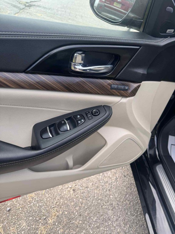 2017 Nissan Maxima Image 8