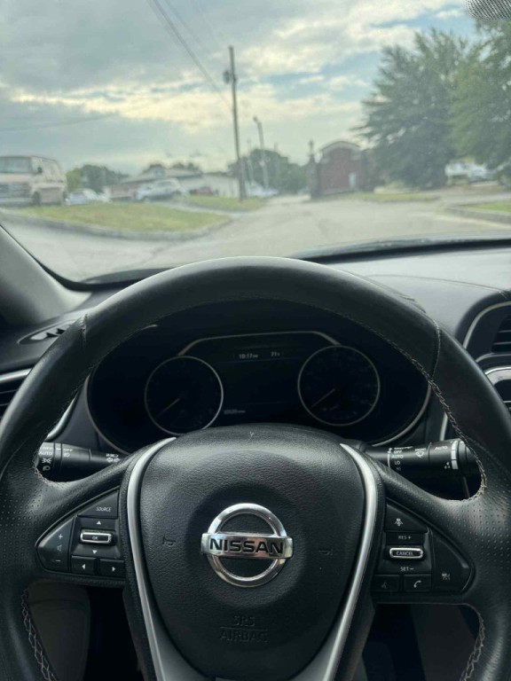 2017 Nissan Maxima Image 10