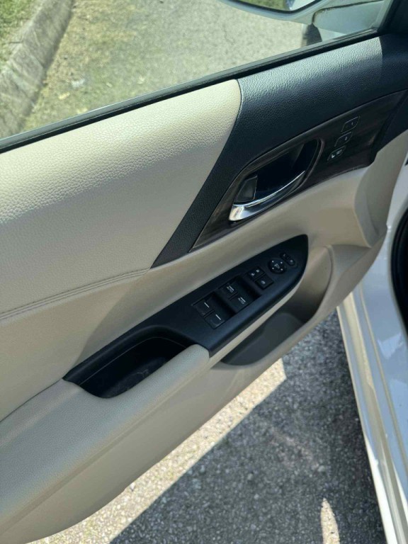 2016 Honda Accord Image 9