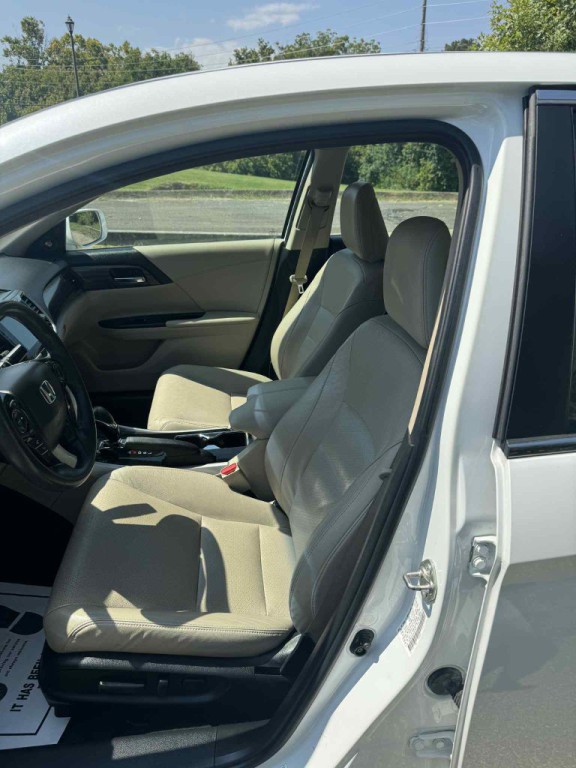 2016 Honda Accord Image 10
