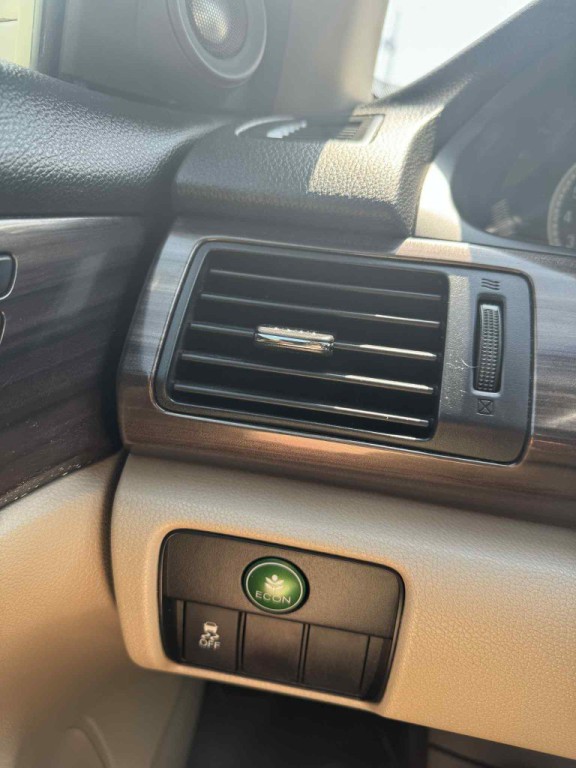 2016 Honda Accord Image 12