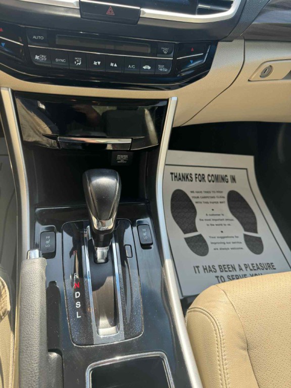 2016 Honda Accord Image 14