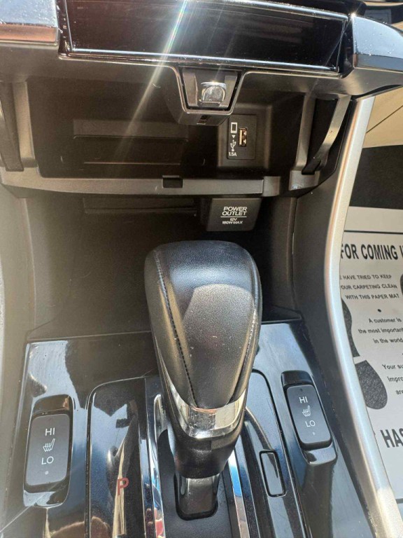 2016 Honda Accord Image 18