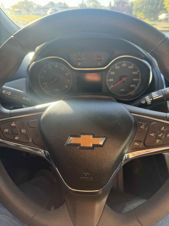 2019 Chevrolet Cruze Image 10