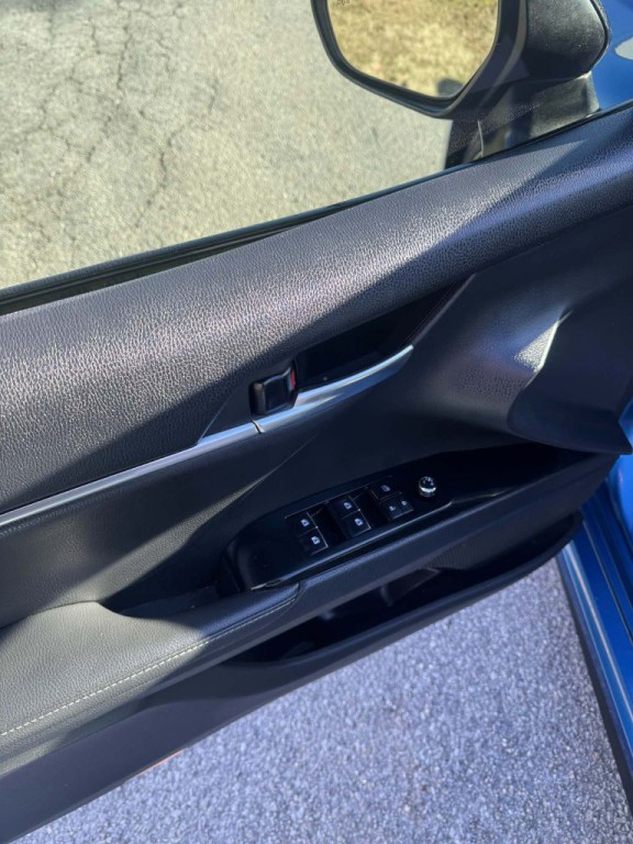 2019 Toyota Camry Image 10