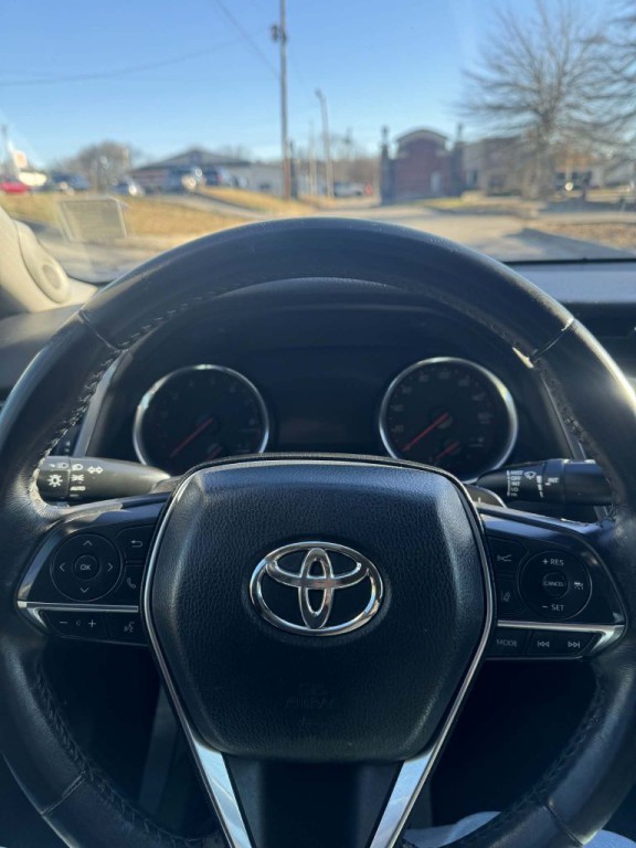 2019 Toyota Camry Image 11