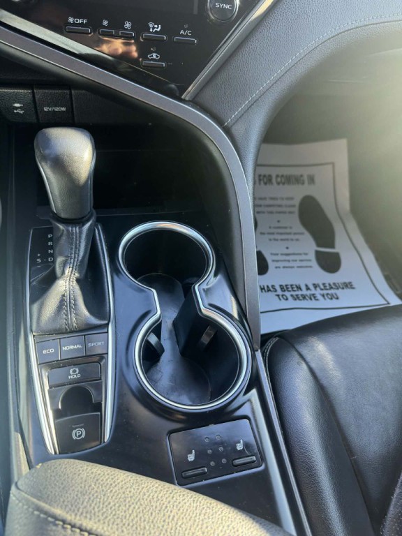 2019 Toyota Camry Image 14