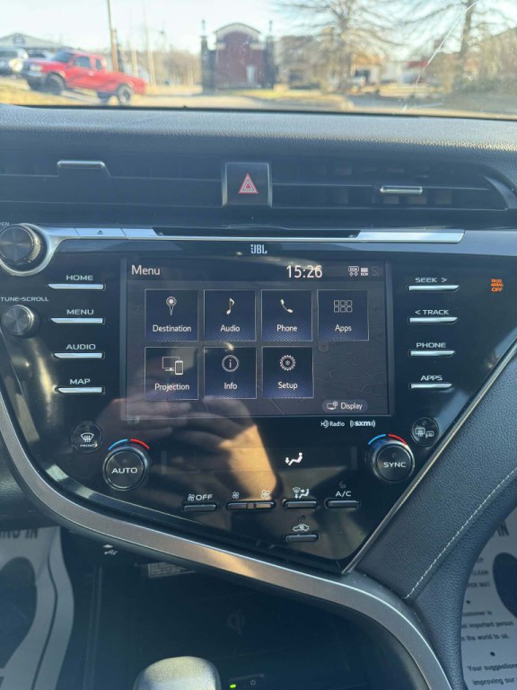 2019 Toyota Camry Image 18