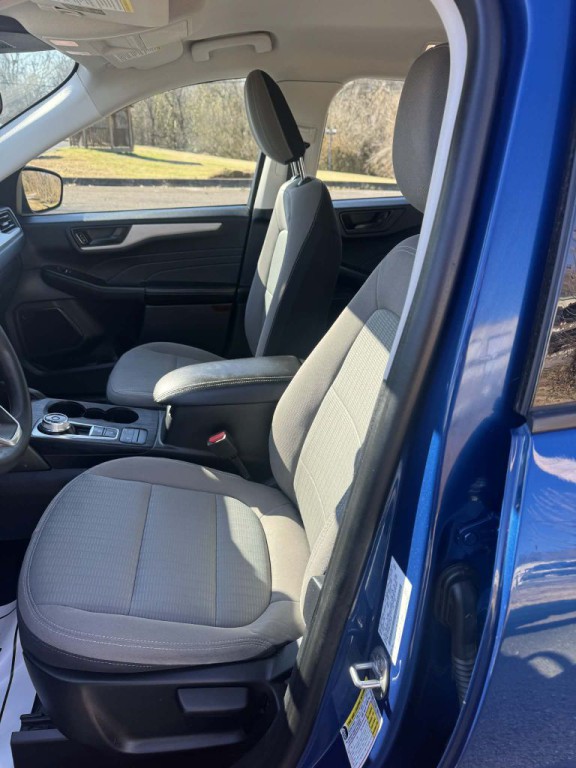 2022 Ford Escape Image 9