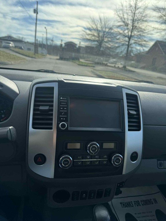 2021 Nissan Frontier Image 15