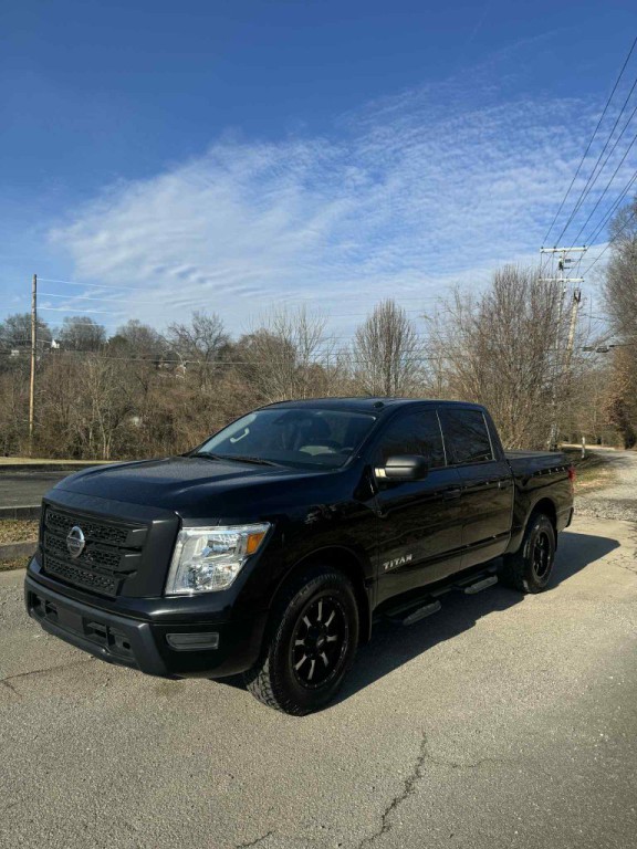 2020 Nissan Titan Image 1