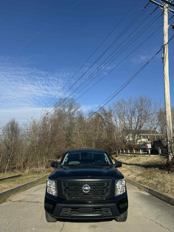 2020 Nissan Titan Image 3