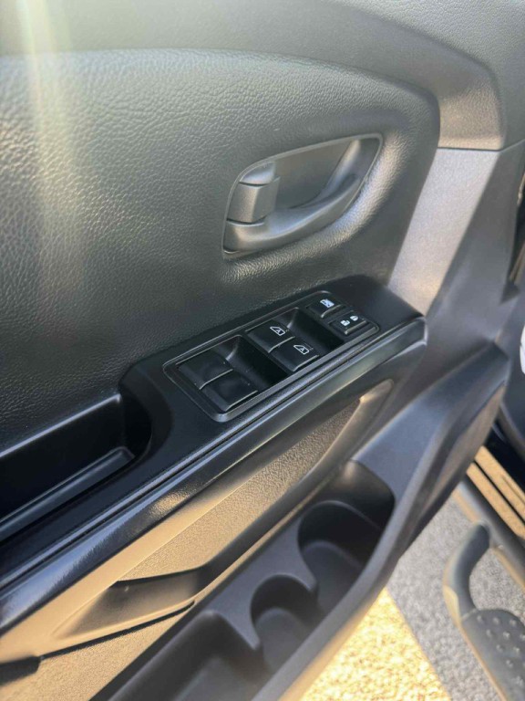 2020 Nissan Titan Image 10