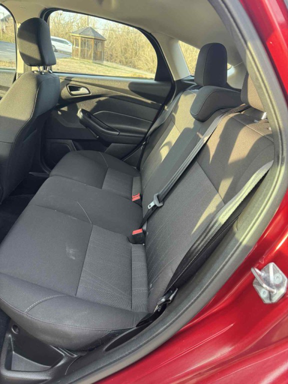 2016 Ford Focus Image 6