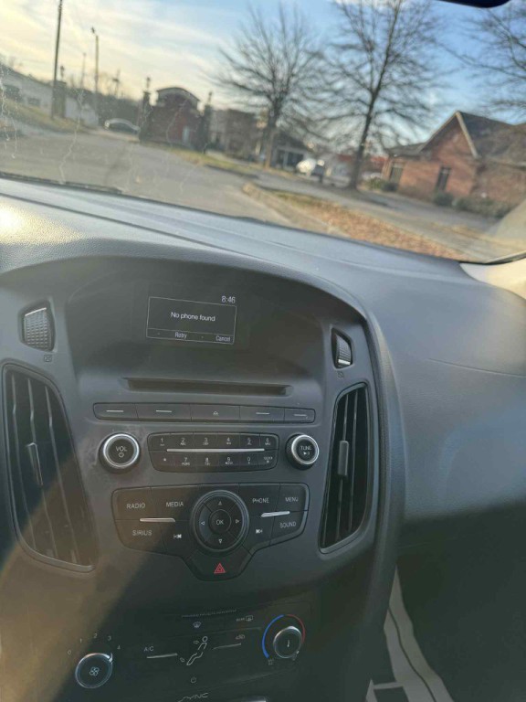 2016 Ford Focus Image 10