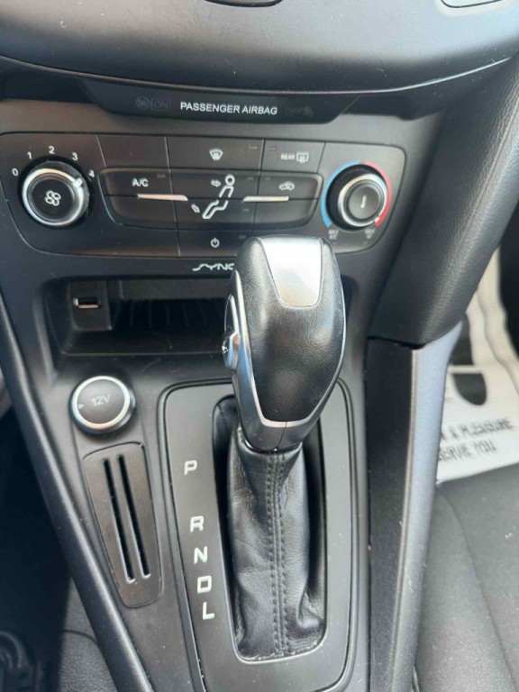 2016 Ford Focus Image 12