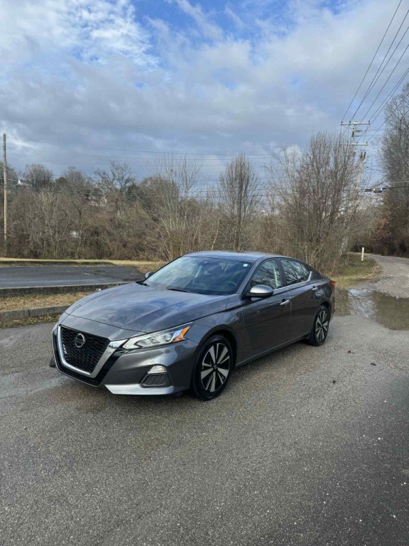 2022 Nissan Altima Image 1