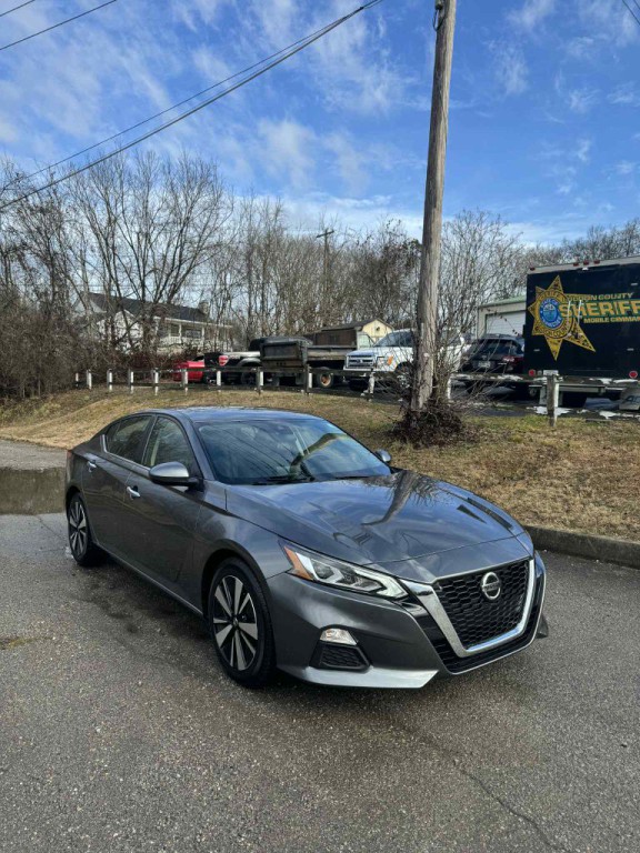 2022 Nissan Altima Image 2