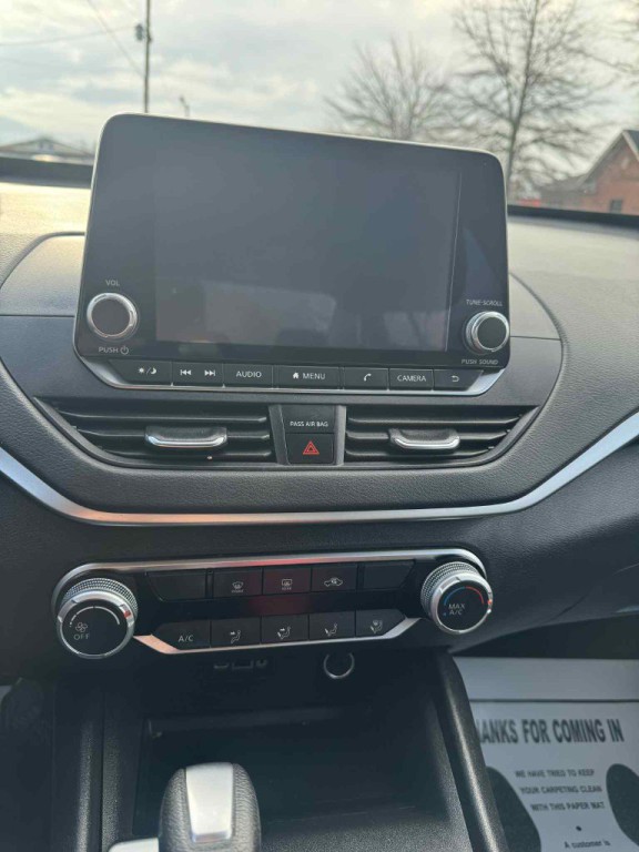 2022 Nissan Altima Image 11