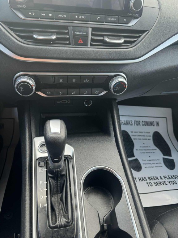 2022 Nissan Altima Image 12