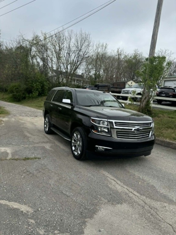 2017 Chevrolet Tahoe Image 2