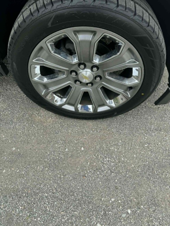 2017 Chevrolet Tahoe Image 4