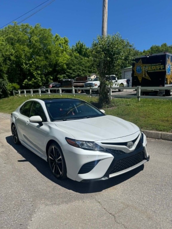 2018 Toyota Camry Image 2