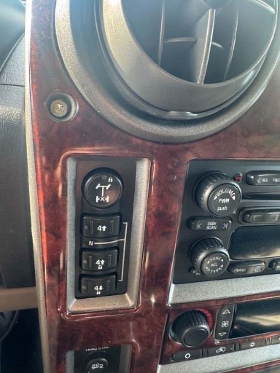2003 HUMMER H2 Image 17