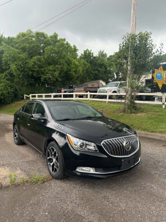 2016 Buick Lacrosse Image 2