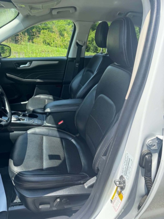 2021 Ford Escape Image 8