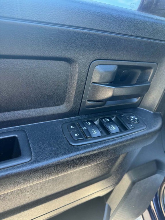 2013 RAM 1500 Image 9