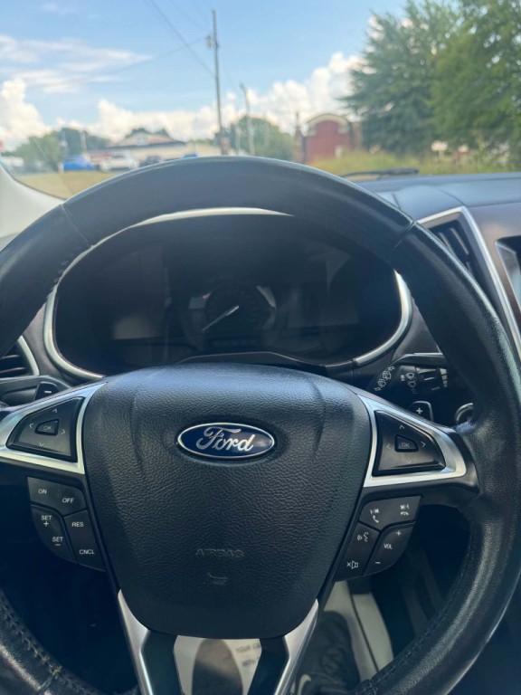 2017 Ford Edge Image 12