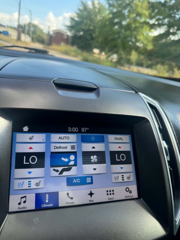 2017 Ford Edge Image 18
