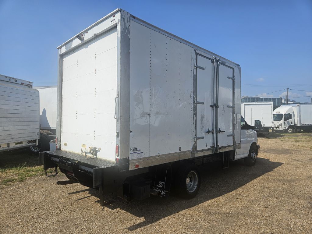 2019 Chevrolet Express Image 1