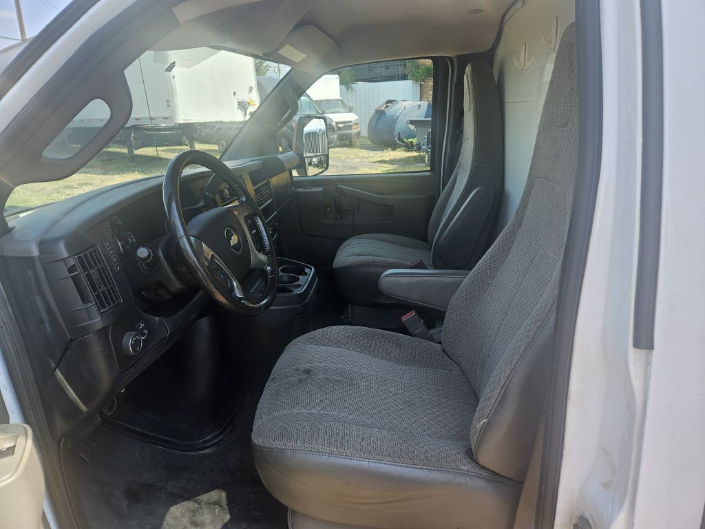2019 Chevrolet Express Image 6