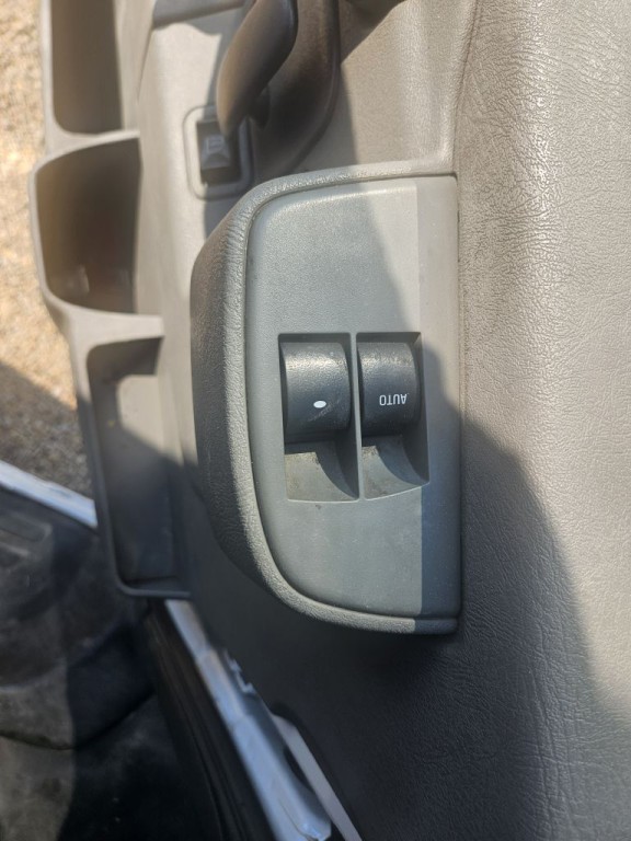 2019 Chevrolet Express Image 12