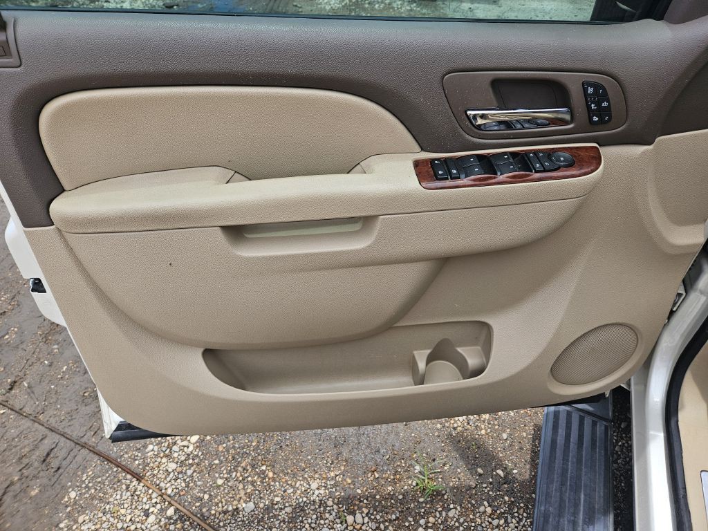 2013 Chevrolet Suburban Image 10