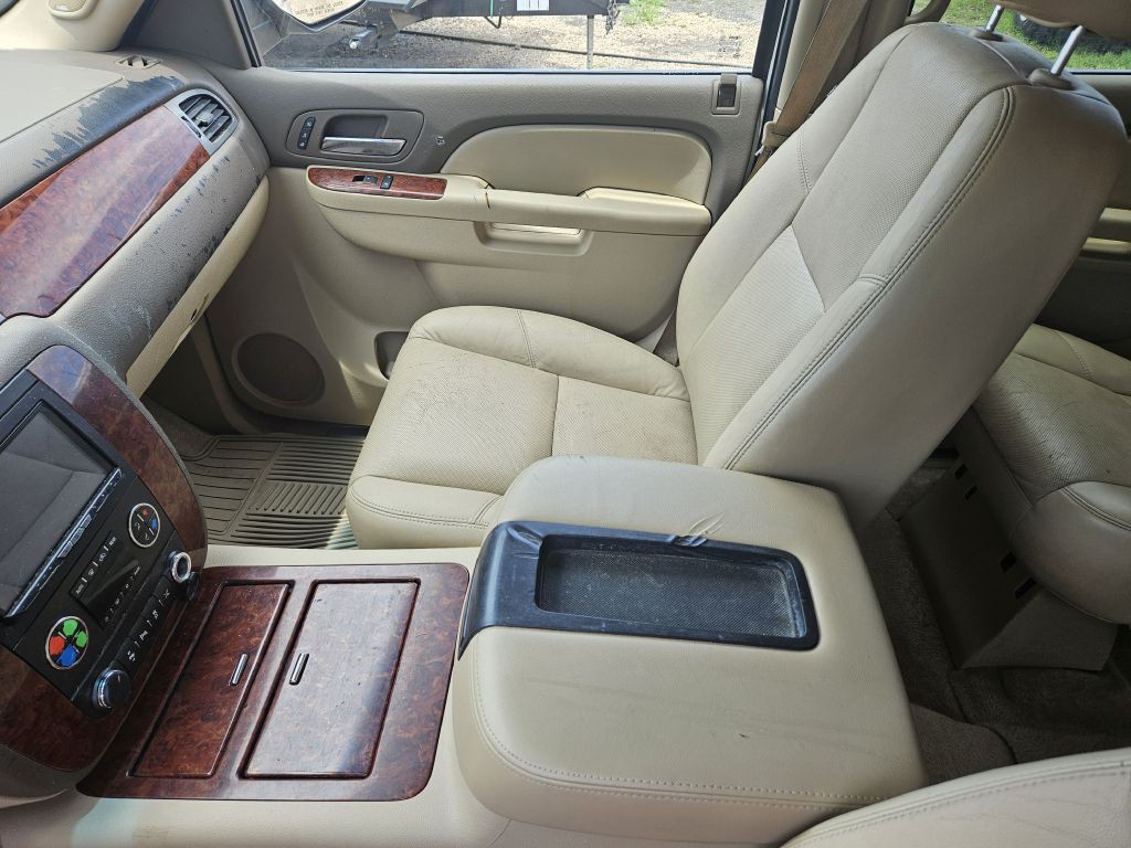 2013 Chevrolet Suburban Image 13