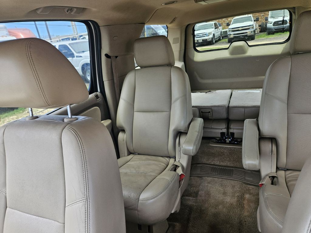 2013 Chevrolet Suburban Image 14