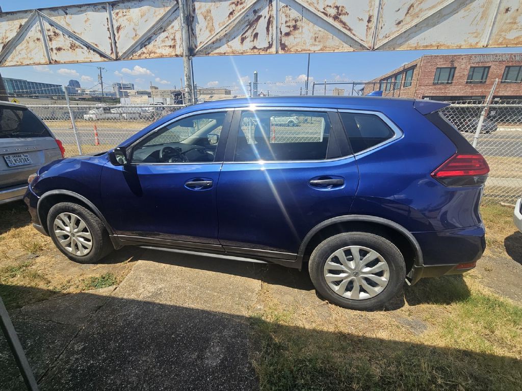 2019 Nissan Rogue Image 2