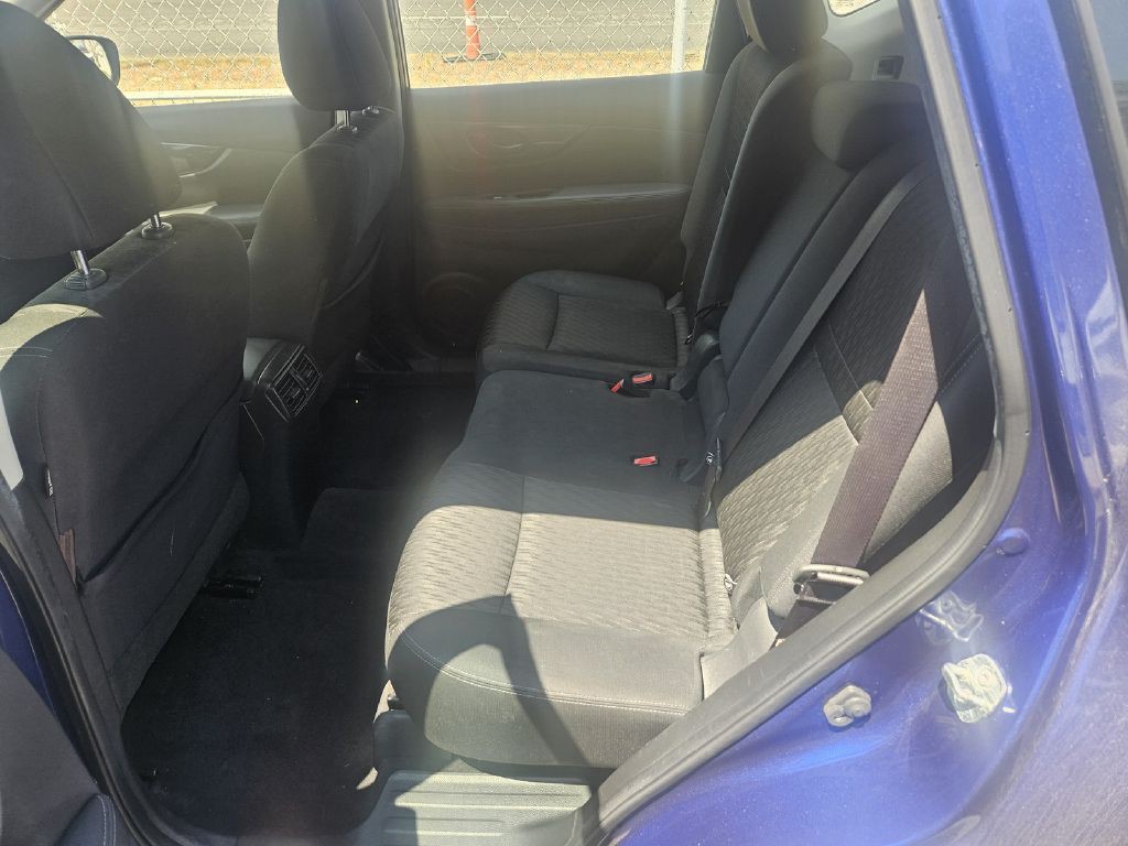 2019 Nissan Rogue Image 10