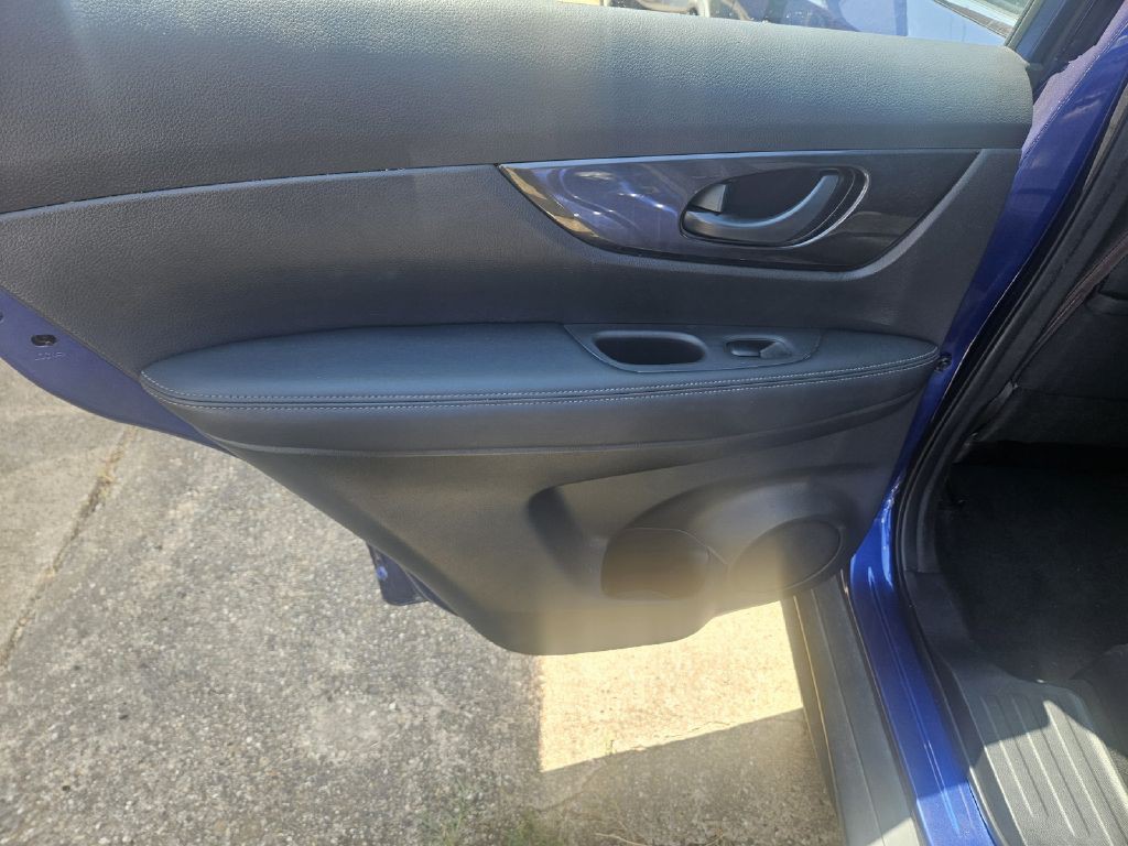 2019 Nissan Rogue Image 11