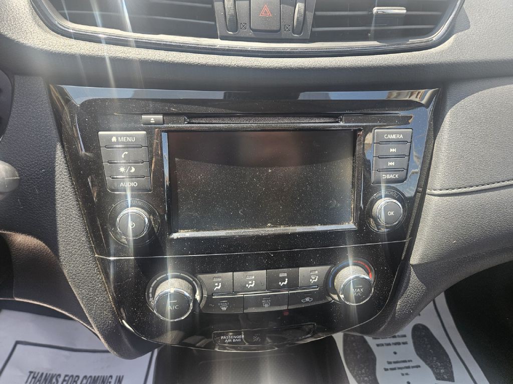 2019 Nissan Rogue Image 16