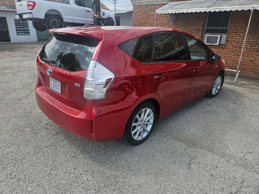 2013 Toyota Prius Image 4