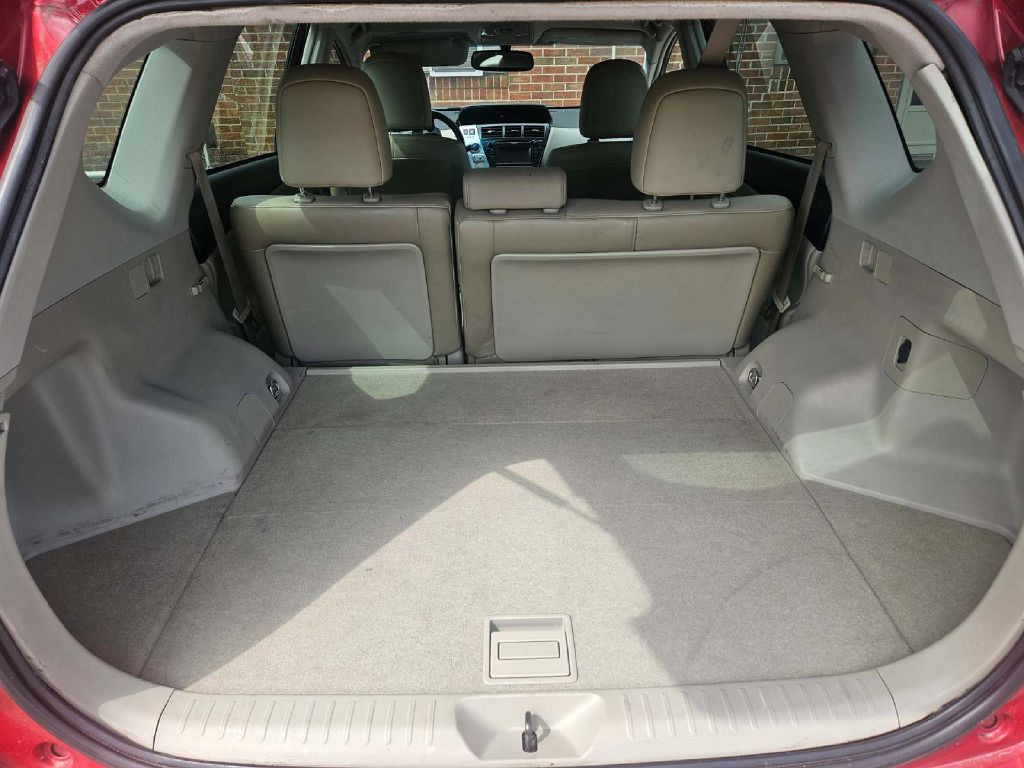 2013 Toyota Prius Image 7