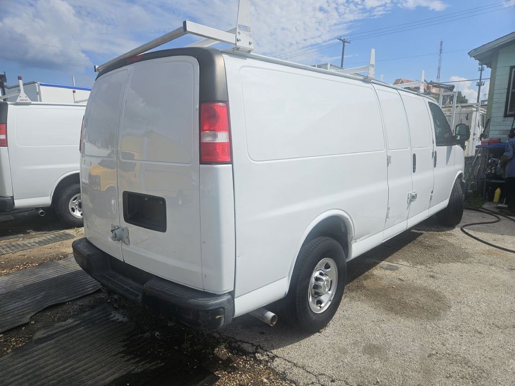 2021 Chevrolet Express Image 4