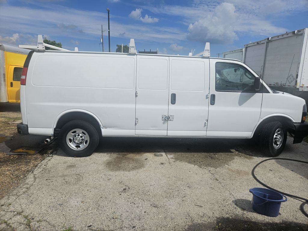 2021 Chevrolet Express Image 5