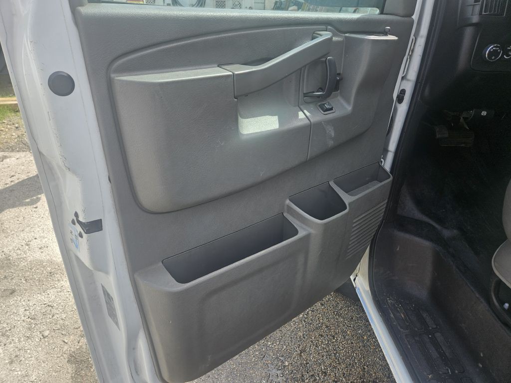 2021 Chevrolet Express Image 7