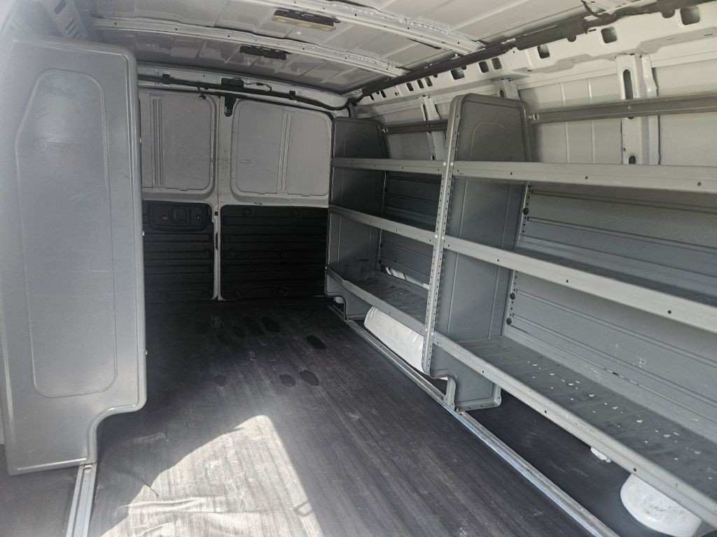 2021 Chevrolet Express Image 10